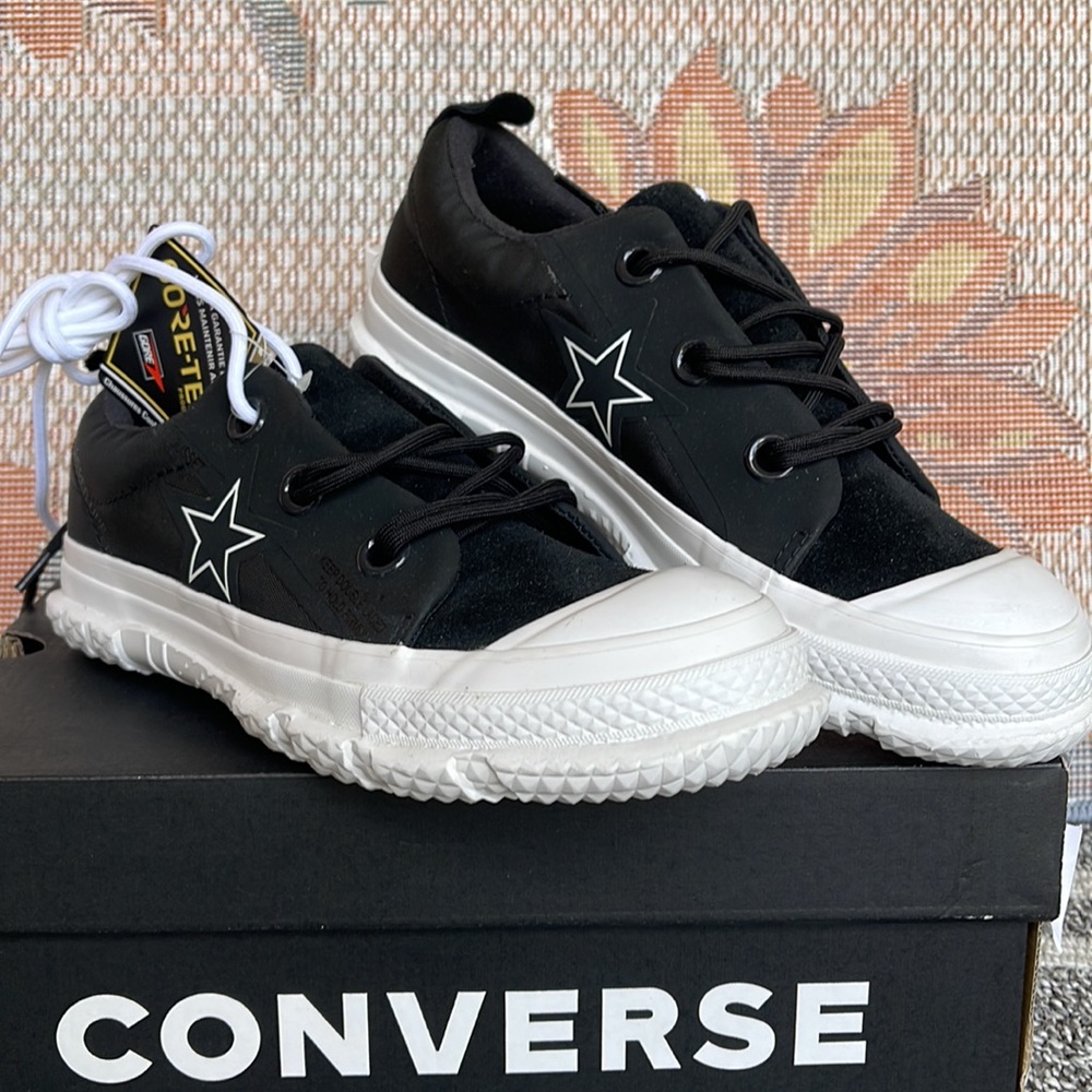 Converse WMNS 163178C
ONE STAR MC18 OX BLACK/WHITE/WHITE Sneakers